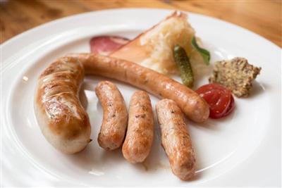 ニセコでソーセージを。エフエフの名品