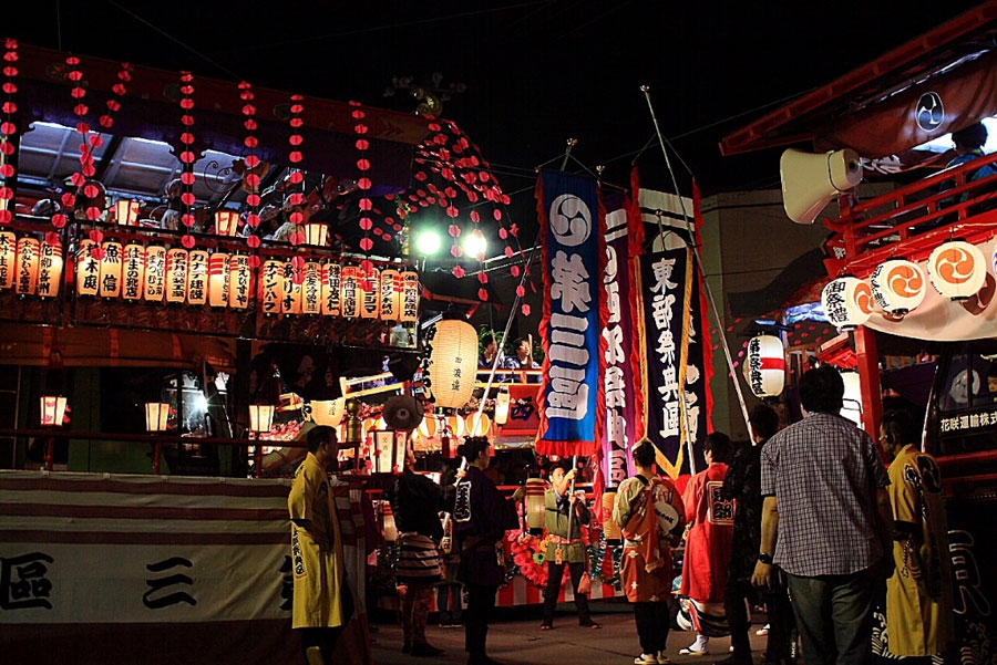 御旅所前で繰り広げられる、市内4つの祭典区による「音と力の競演」 金刀比羅神社例大祭