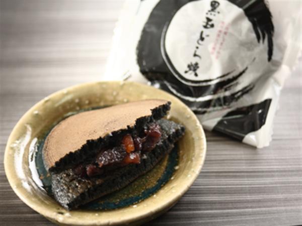 全国菓子大博覧会・広島(一般菓子部門)金賞受賞した「黒玉どら焼き」 全国菓子大博覧会広島(一般菓子部門)金賞受賞した黒玉どら焼き