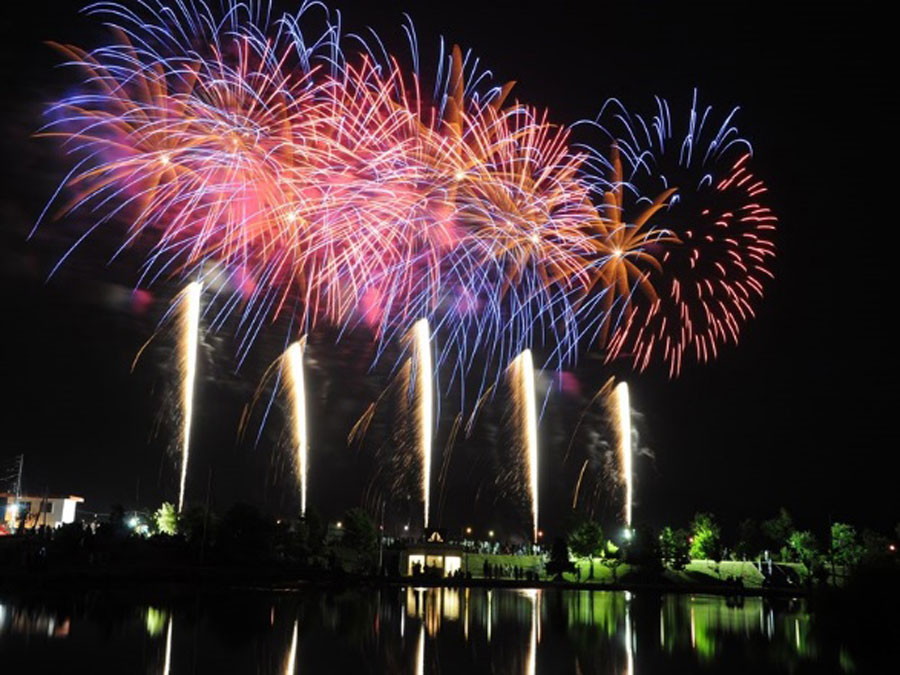 まつりのラストを飾る約3000発の花火 ふかがわ夏まつり