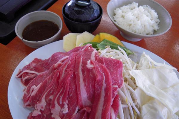 レストハウスのラム肉ジンギスカン定食 羊ヶ丘のジンギスカン