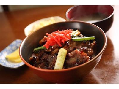 上富良野 豚丼（780円）
