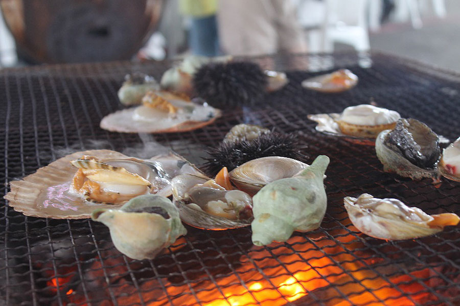 奥尻の新鮮な魚介類を炭火焼きで格安にて味わえる「海の幸味三昧」 奥尻の新鮮な魚介類を炭火焼きで格安にて味わえる