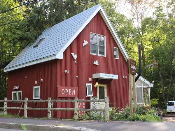 おしゃれなお店で、おいしいコーヒーが味わえるシャルル・ド・ミル シャルル・ド・ミル