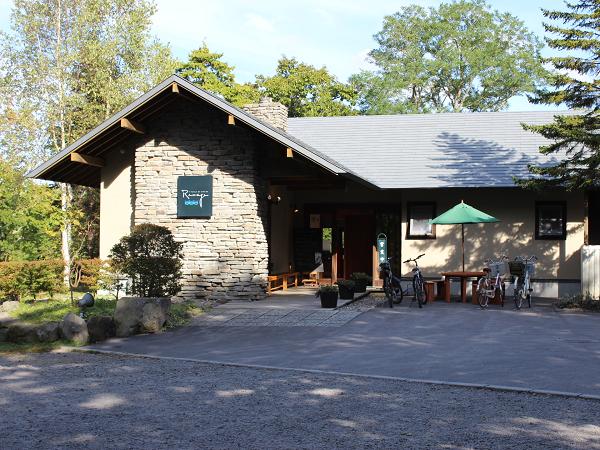 地元住民にも観光客にも人気のターブル・ドゥ・リバージュ ターブル・ドゥ・リバージュ