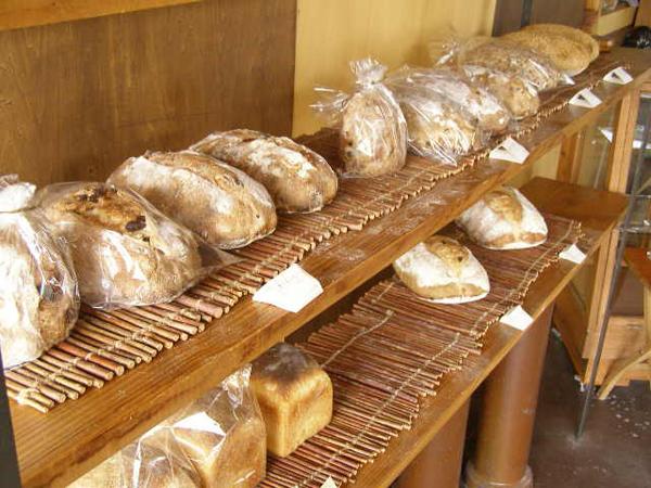 噛むほどに味わいが広がり、自然な酸味を感じる上質なパン 洞爺ならではのパン