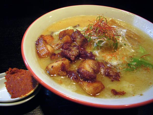 お好みで調整できる辛味噌が付く「味噌ら~めん」 お好みで調整できる辛味噌が付く「味噌ら~めん」