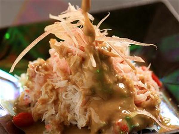 カニ身もカニ味噌もたっぷり カニ身カニ味噌のせ