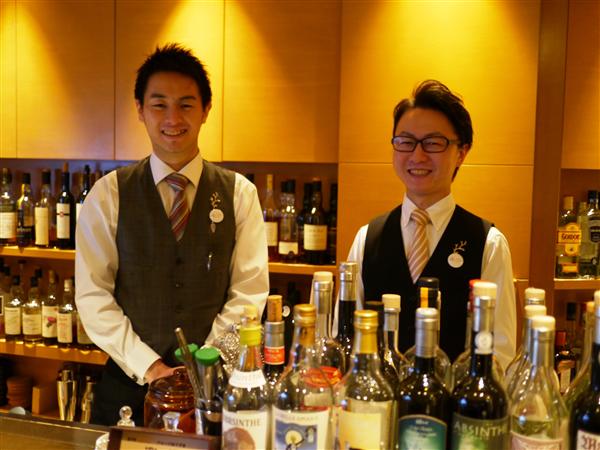 二人ともまだ30代だが、バーテンダーとしての腕は確かだ ナノ バーテンダー