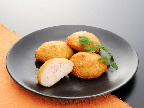 人気かまぼこ「カニマヨボール(1個250円)」 出塚水産「カニマヨボール」