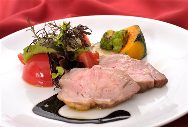シェフの得意料理、低温ローストはぜひ! 料理写真