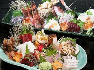 豪華！刺身盛り合わせ。内容は季節によって変わります。