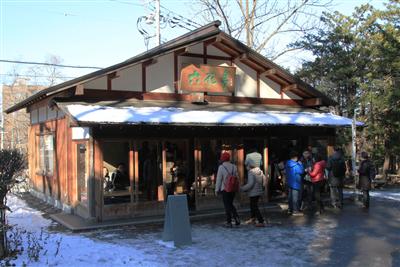 北海道銘菓の老舗、六花亭が店を構える