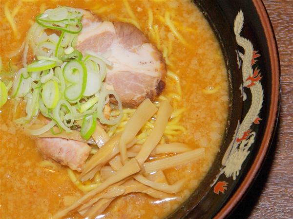 じっくり熟成させたまろやかなコクと風格のある味わいがたまらない味噌ラーメン さっぽろラーメン桑名