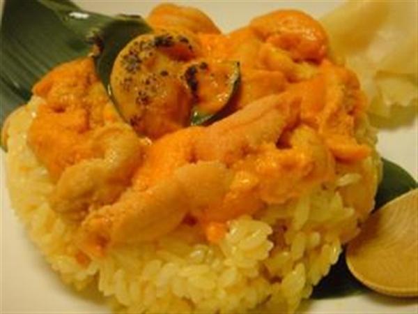 夏の間にメニューにでる、無敵のウニ丼 おしどり