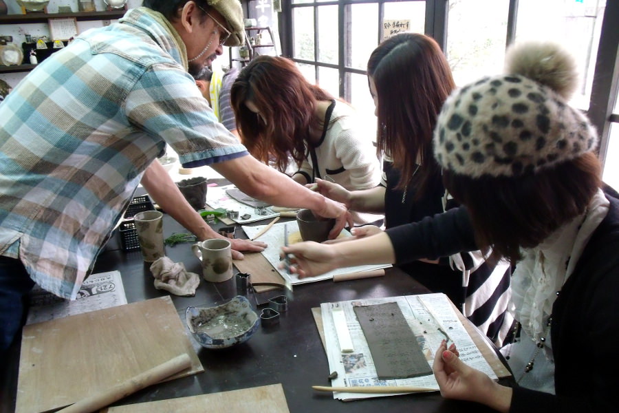 楽しみながらろくろで器作りを満喫 楽しみながらろくろで器作りを満喫