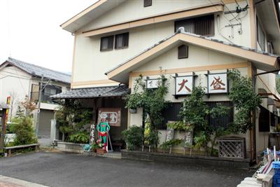 明るい店主が迎えてくれるアットホームさも魅力