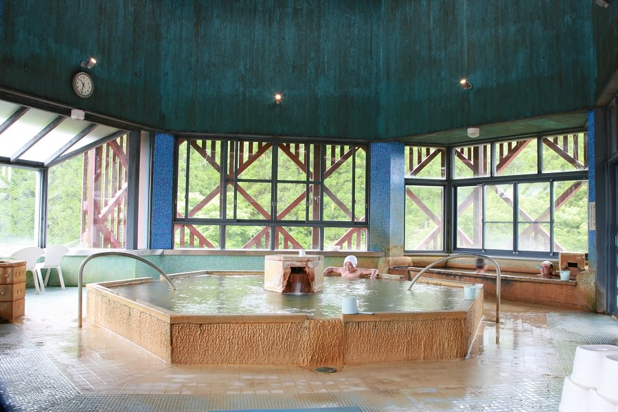 長湯温泉のシンボル的な存在である「御前湯」 長湯温泉のシンボル的な存在である「御前湯」