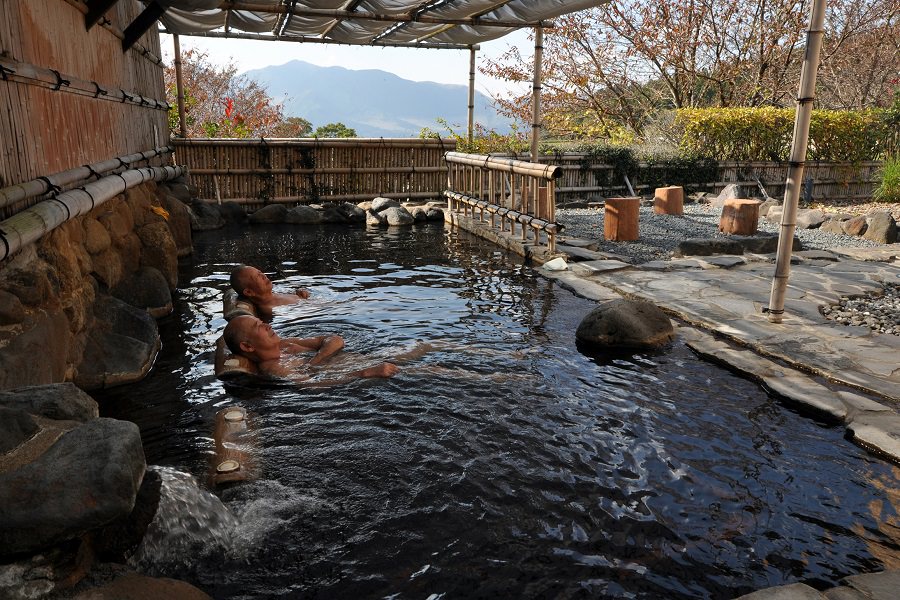 湯上がりは肌が滑らかに。大浴場や食事処日帰りでも利用できる