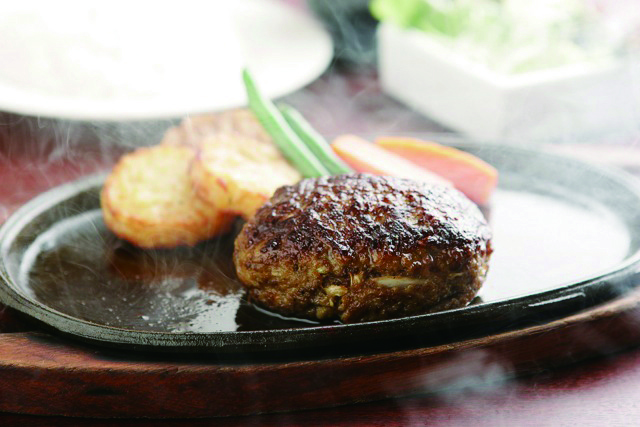 人気のハンバーグ。定食や丼ものも充実している