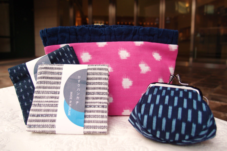 絣のぬくもりにホッとする小物類。懐かしい風情が、どこか新鮮 絣のぬくもりにホッとする小物類。懐かしい風情が、どこか新鮮