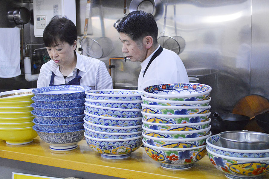 店は夫婦で切り盛り。抜群のコンビネーション 店は夫婦で切り盛り。抜群のコンビネーション