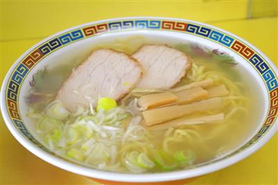 あっさりとシンプルな塩ラーメン