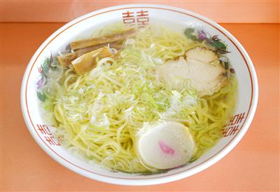 澄んだスープは函館塩ラーメンの神髄
