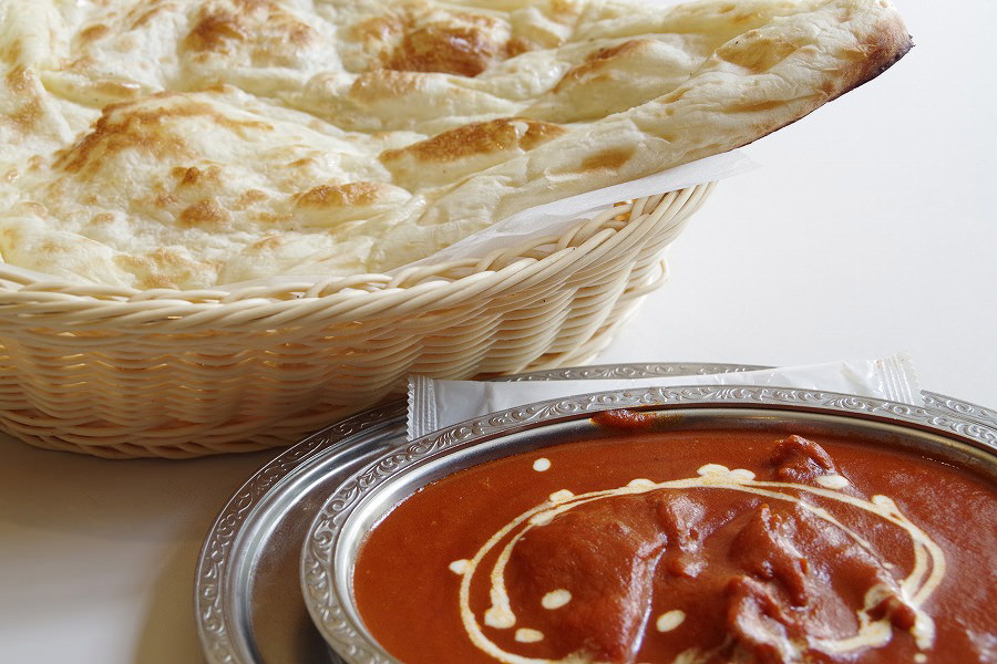 onsen食堂で提供している「チキンマクハンワラ」950円(税込)