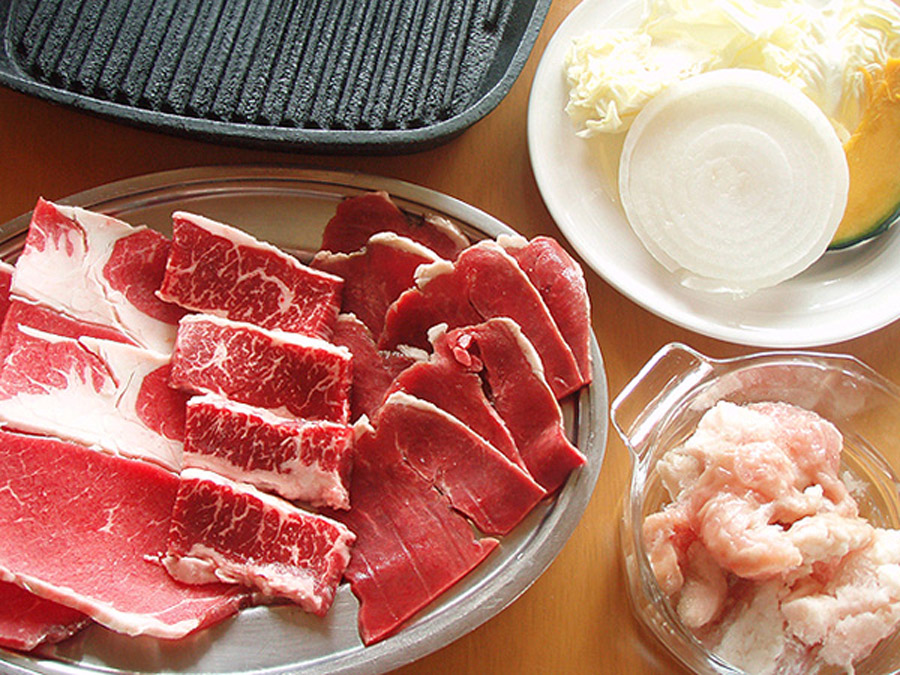 短角牛は噛みごたえがありながら柔らかく、脂が少なく食べ飽きない 短角牛赤身