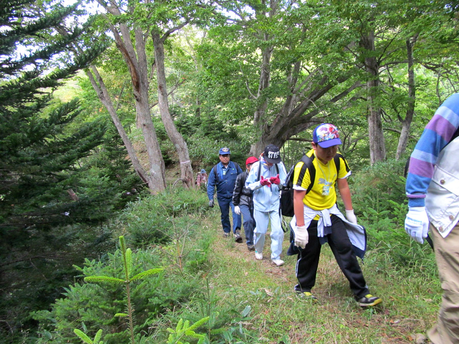 200年以上前に伊能忠敬が眺めたであろう景色に思いをはせる 猿留山道