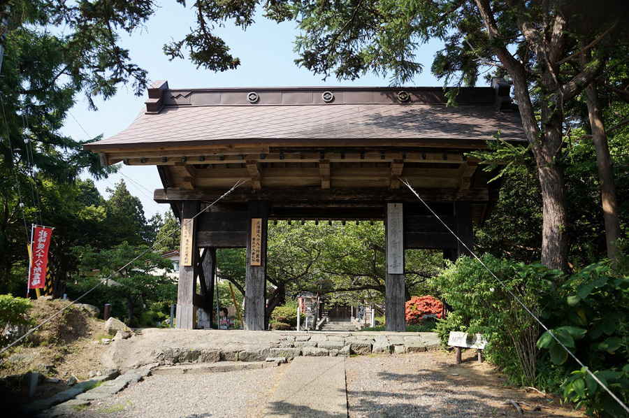 松前城から移築された阿吽寺の山門 阿吽寺の山門