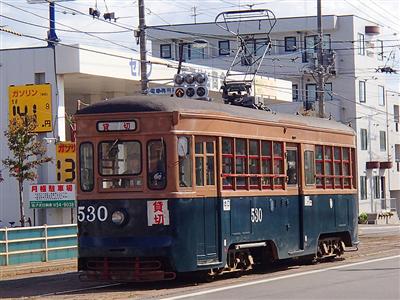 530号は、函館市電で最も古い営業車両