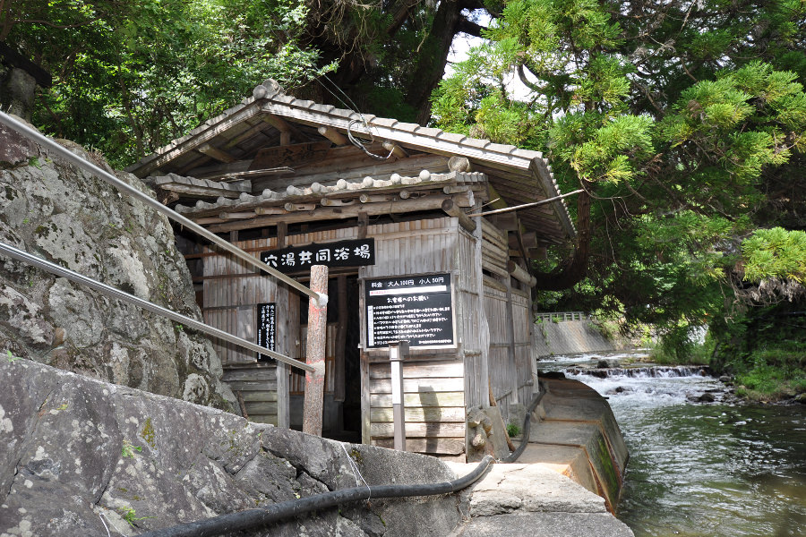 夕方には周辺住民の利用者も。地元の人との交流も旅の醍醐味 夕方には周辺住民の利用者も。地元の人との交流も旅の醍醐味