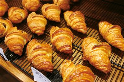 素材にこだわった看板メニュー「クロワッサン」