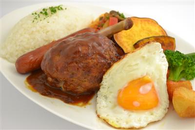 海賊Aランチ。骨つき肉のインパクト大！