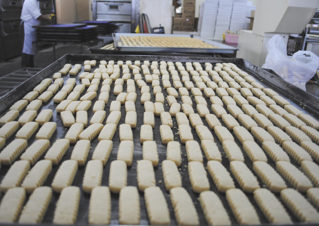 焼き立てのちんすこうが格別の美味しさ 焼き立てのちんすこうが格別の美味しさ