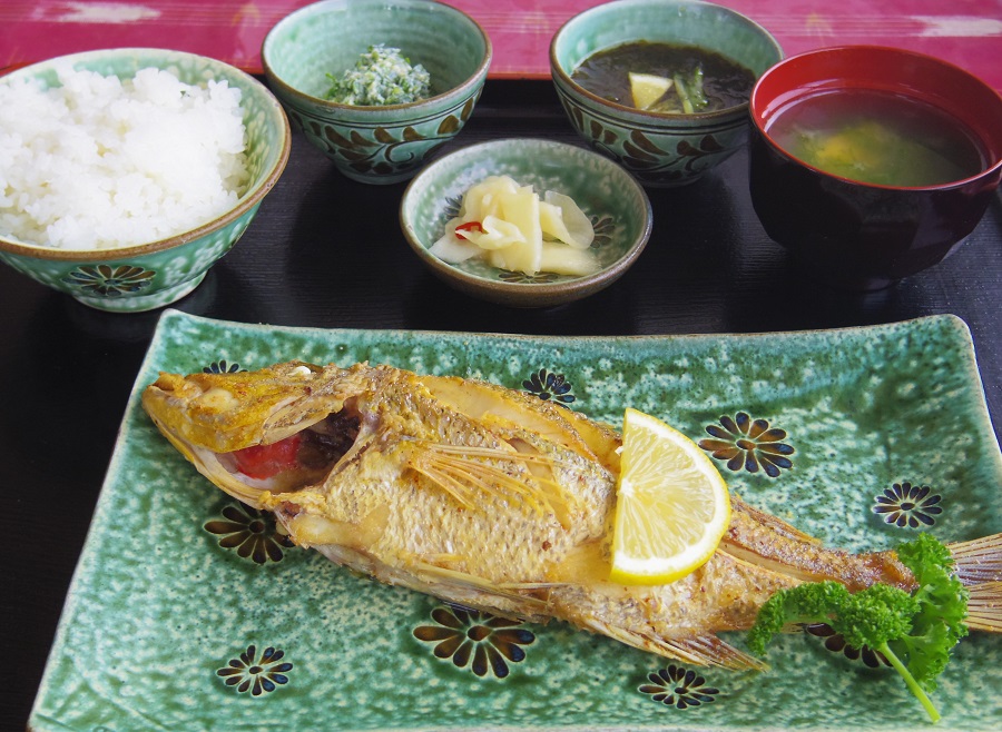 「魚のバター焼き」が看板メニュー 「魚のバター焼き」が看板メニュー