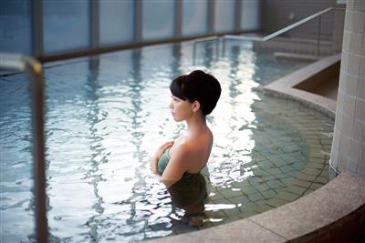 EM加工のセラミックスでろ過された水が肌にやさしいスパ