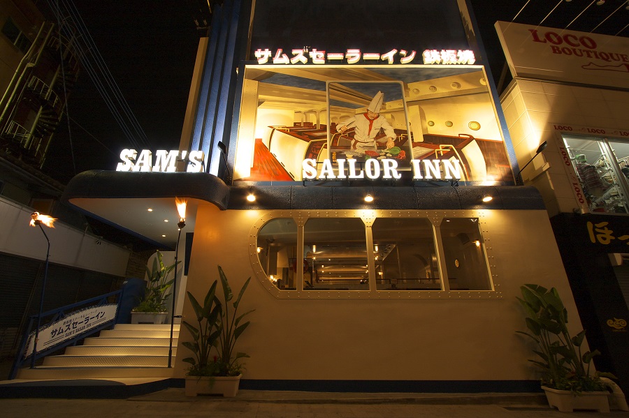 豪華客船をイメージした店内が旅行気分を高める