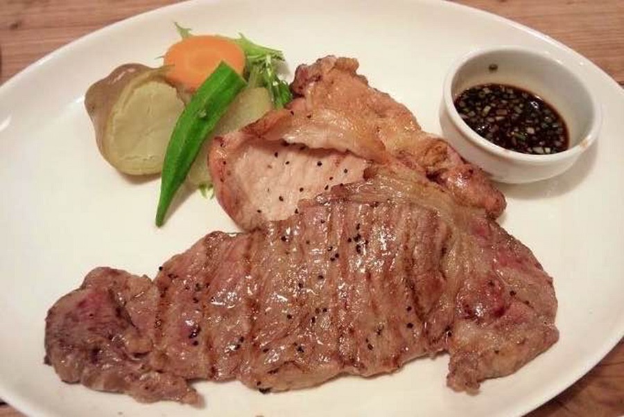 3種類の豚肉が楽しめる「MIXグリル」 3種類の豚肉が楽しめる「MIXグリル」