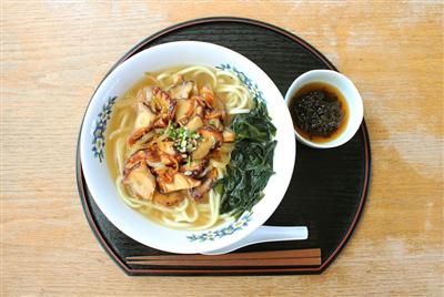 すむばりそば 930円