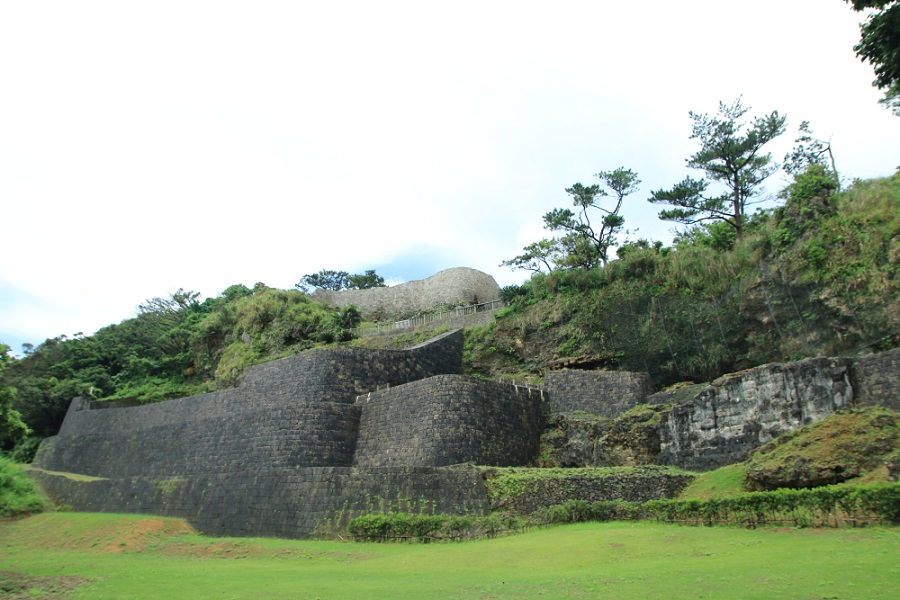 歴代の王が静かに眠る 歴代の王が静かに眠る