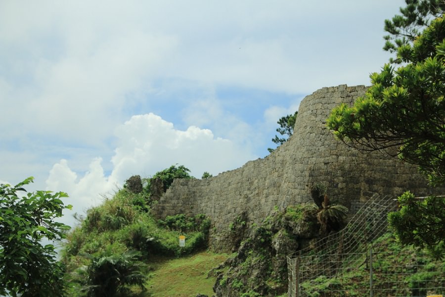 城壁が復元された琉球国中山王城 浦添城(グスク) 城壁が復元された琉球国中山王城 浦添城(グスク)