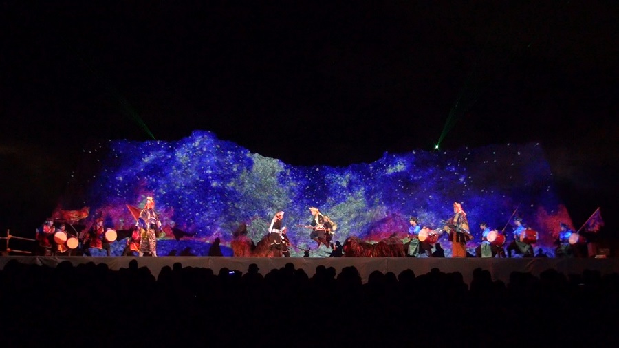 文化芸能継承者とIT技術の融合により、中城村の英雄「護佐丸」が蘇る幻想的な舞台