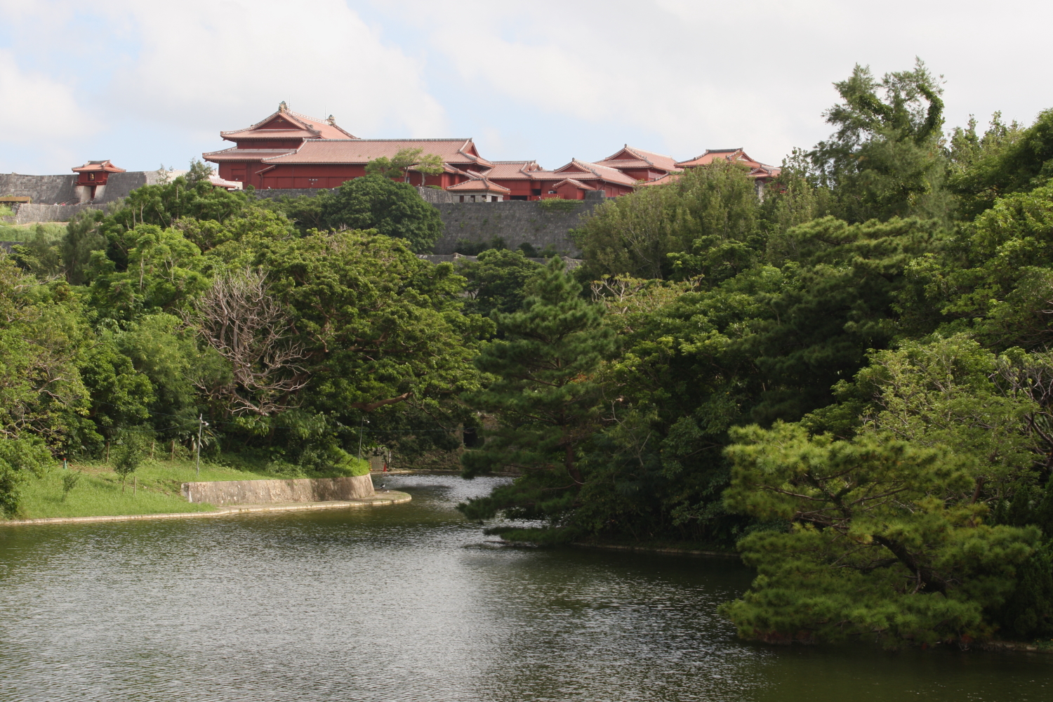 龍潭は冊封使を歓待する舟遊びが行われた名勝地 龍潭は冊封使を歓待する舟遊びが行われた名勝地