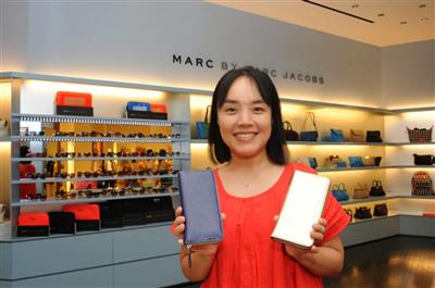MARC BY MARC JACOBSの限定財布。DFS沖縄