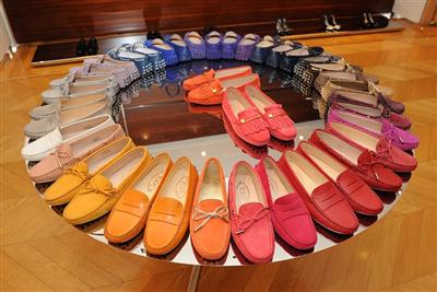 20色以上あるカラーバリエーションが豊富なTOD’Sの靴