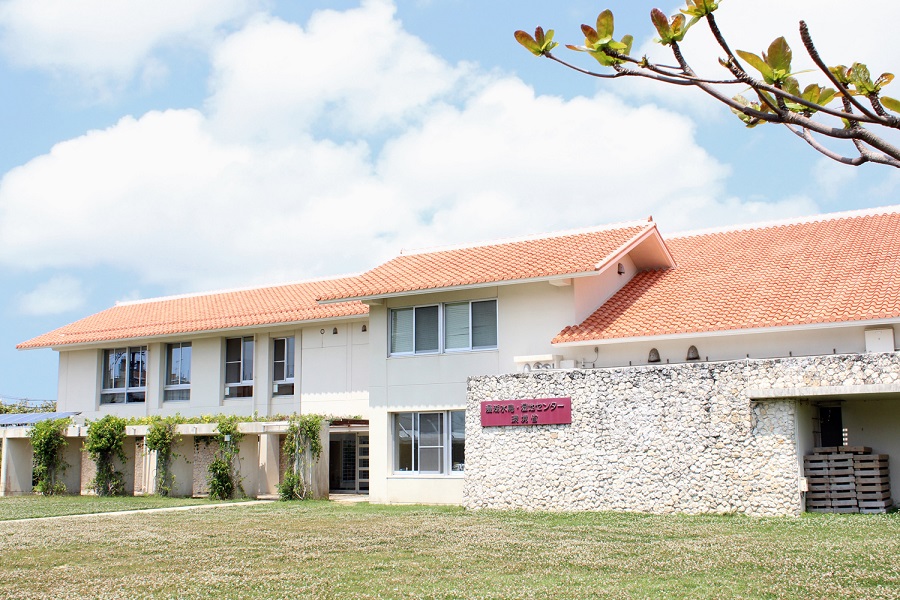 2014年3月30日にリニューアルオープンした漫湖水鳥・湿地センター 漫湖水鳥・湿地センター