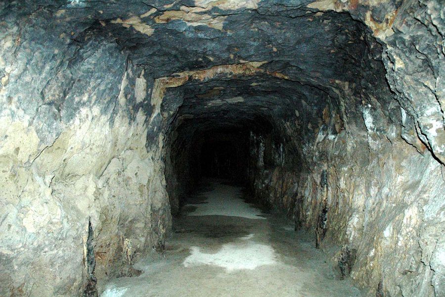 国内第1号の戦争遺跡文化財「沖縄陸軍病院 南風原壕群20号」 国内第1号の戦争遺跡文化財「沖縄陸軍病院 南風原壕群20号」